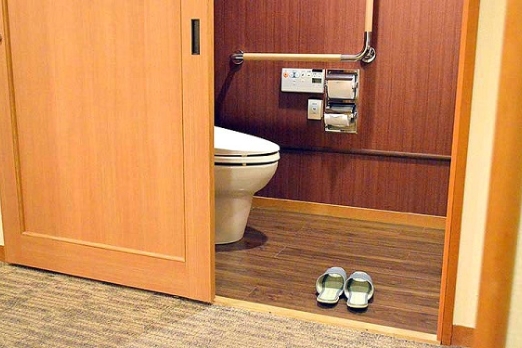 車いすのまま入れるお手洗いイメージ